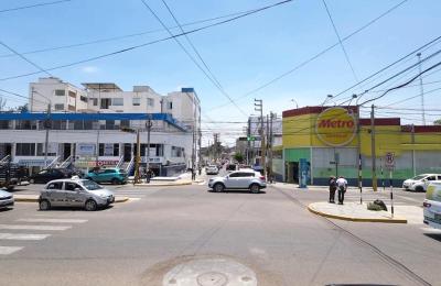 ALQUILER DE CASA EN CALLE LOS SAUCES, URB. SANTA VICTORIA